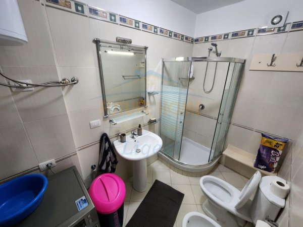 Tirane, jepet me qera apartament 2+1 Kati 5, 96 m² 1.000 € (Air Albania)