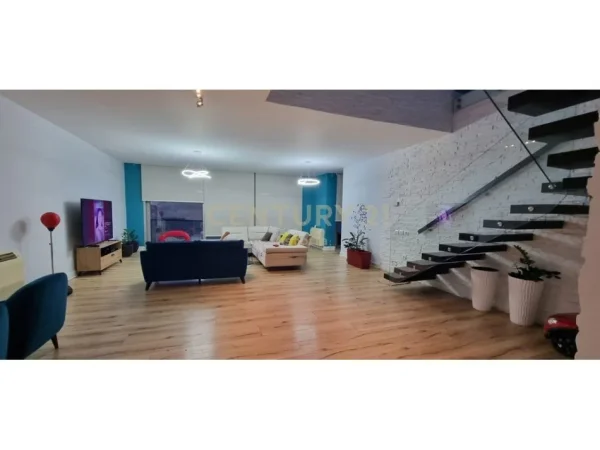 Tirane, shes apartament duplex Dublex Kati 5, 503 m² 767.000 € (Fresku)