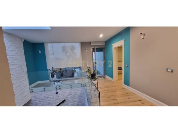 Tirane, shes apartament duplex Dublex Kati 5, 503 m² 767.000 € (Fresku)