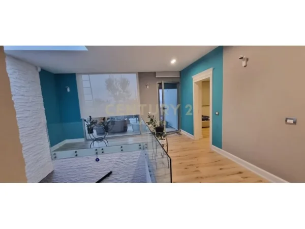 Tirane, shes apartament duplex Dublex Kati 5, 503 m² 767.000 € (Fresku)