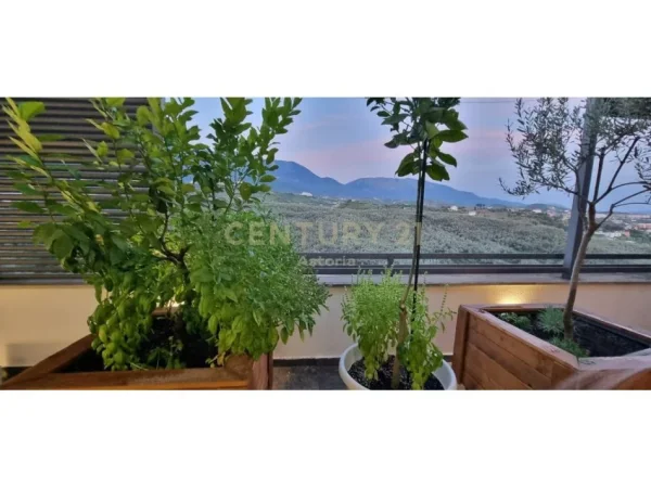 Tirane, shes apartament duplex Dublex Kati 5, 503 m² 767.000 € (Fresku)