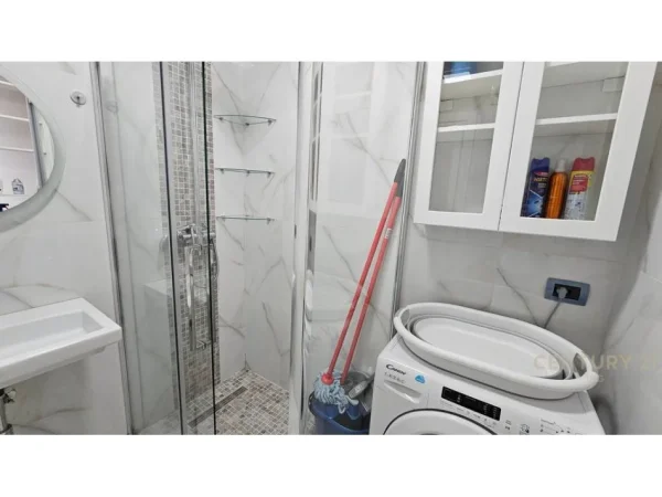 Tirane, shes apartament 2+1+Aneks+Ballkon Kati 6, 82 m² 2.200.000 € (Rruga e kavajes)