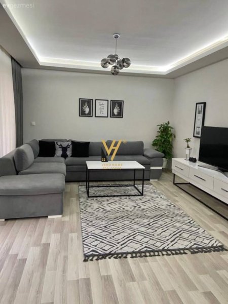Tirane, jepet me qera apartament 3+1+Ballkon Kati 7, 130 m² 1.500 € (KOMUNA E PARISIT)