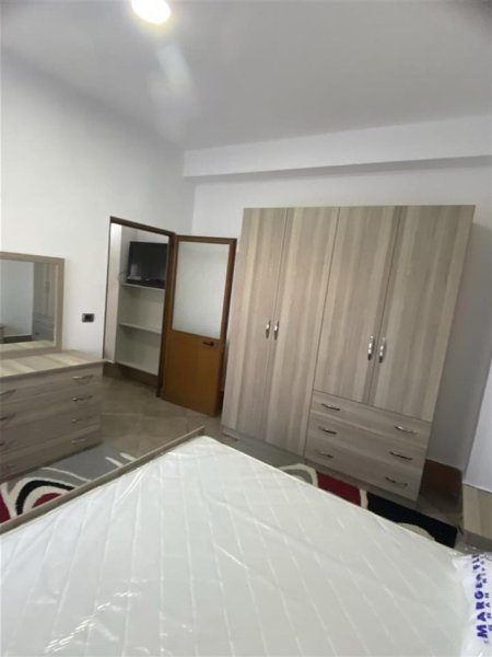 Tirane, jepet me qera apartament 1+1 Kati 1, 60 m² 30.000 € (Selite prane nenstacionit elektrik)