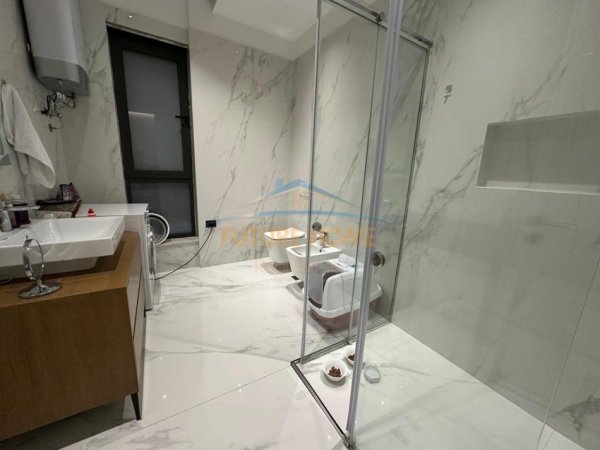Tirane, jepet me qera apartament 3+1 Kati 2, 122 m² 1.800 € (deliorgji,tiran)
