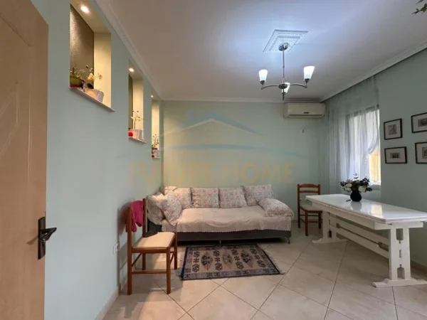 Jepet me Qera Apartament 2+1 Kati 5, 86 m² 400 € (Fresk)
