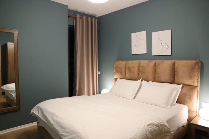 Tirane, jepet me qera apartament 1+1+Ballkon Kati 7, 67 m² 600 € (21 dhjetori, Pas hotel Mondial)