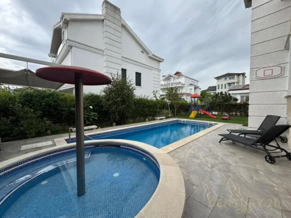 Tirane, shes Vile 3 Katshe , 596 m² 1.300.000 € (Akacia Hills 2)