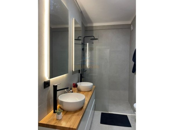 Tirane, jepet me qera apartament 2+1 Kati 5, 87 m² 800 € (kodra e djellit)