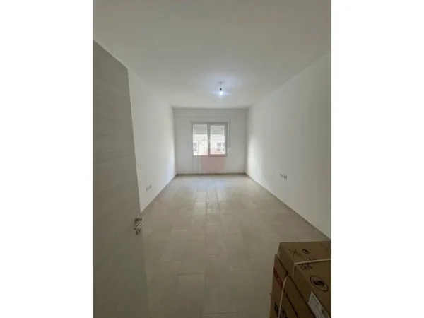 Tirane, shitet 2+1+Ballkon , 128 m² 102.000 € 