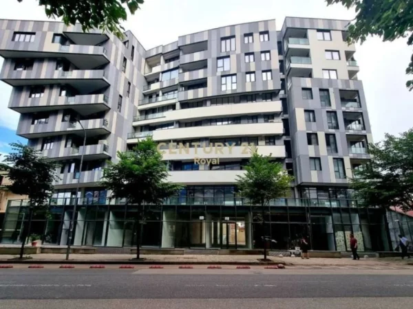 Tirane, jepet me qera zyre Kati 1, 226 m² 2.300 € (KOMPLEKSI HALILI)