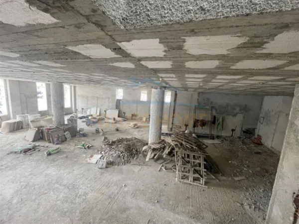 Durres, jepet me qera ambjent biznesi Kati 0, 450 m² 3.500 € (Shkozet, Durres)