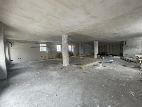 Durres, jepet me qera ambjent biznesi Kati 0, 450 m² 3.500 € (Shkozet, Durres)