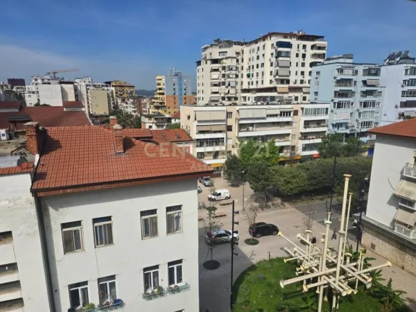Tirane, shes apartament 2+1+Aneks+Ballkon Kati 6, 61 m² 160.000 € (Blv. Zogu i Pare)