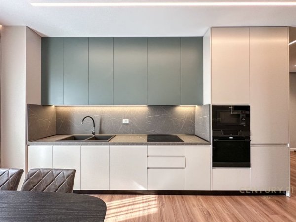 Tirane, jepet me qera apartament 2+1+Aneks+Ballkon Kati 4, 102 m² 1.000 € (FOLEJA E GJELBER)