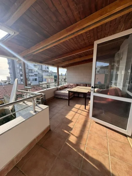 Shkembi Kavajes, shitet apartament+verande | Penthouse 3+1+Aneks+Ballkon Kati 5, 170 m² 180.000 € (Shkembi i Kavajes)