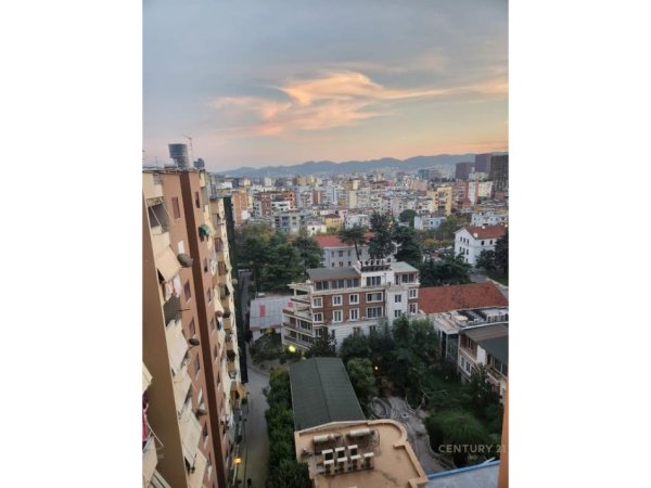 Tirane, jepet me qera apartament 2+1+Aneks+Ballkon Kati 12, 135 m² 1.000 € (Ish Hipoteka)