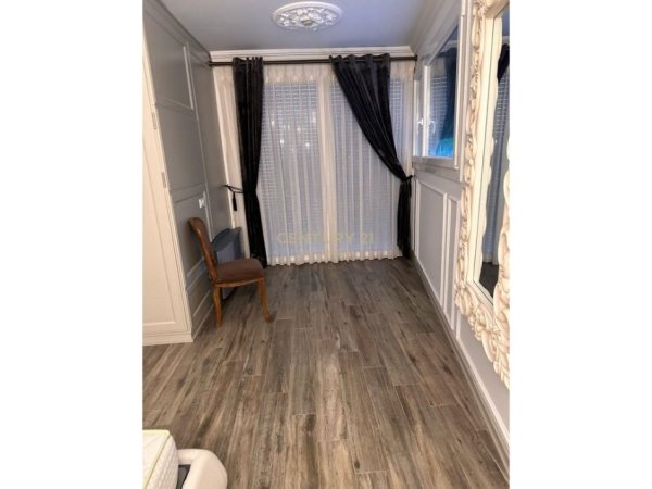 Tirane, jepet me qera Vile 2 Katshe Kati 2, 488 m² 2.700 € (Long Hill)