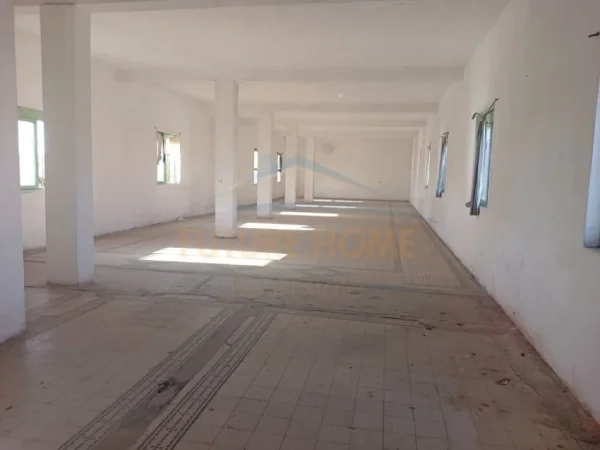 Durres, jepet me qera ambjent biznesi Kati 2, 260 m² 100.000 € (Xhafzotaj, Durres)