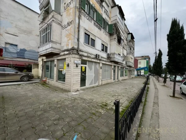 Tirane, shes ambjent biznesi Kati 0, 296 m² (Rruga Bardhyl)