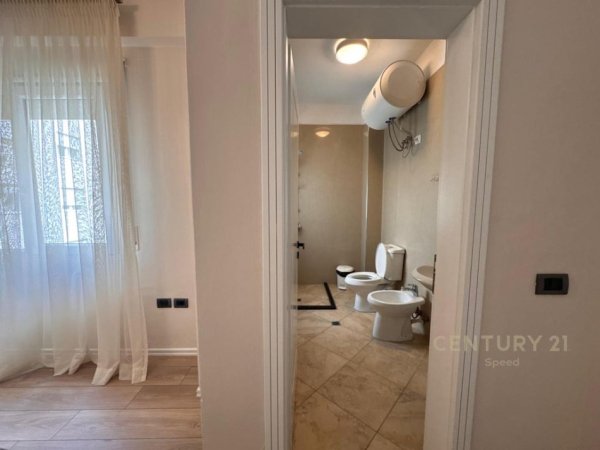 Tirane, jepet me qera apartament 2+1 Kati 2, 110 m² 800 € (Kopshti Zoologjik)