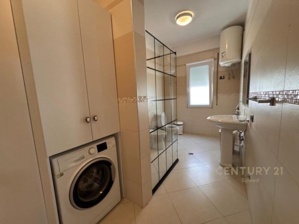 Tirane, jepet me qera apartament 2+1 Kati 2, 110 m² 800 € (Kopshti Zoologjik)