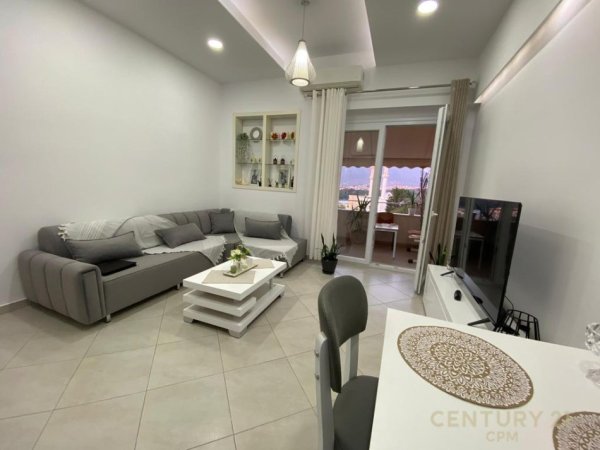 Tirane, jepet me qera apartament 1+1 Kati 1, 70 m² 600 € (KOPSHTI BOTANIK)