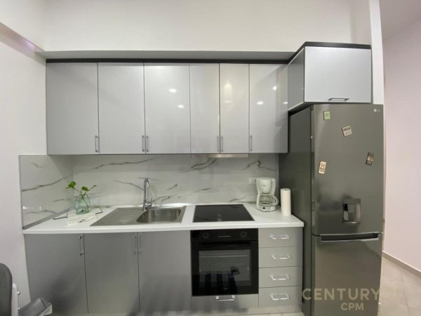 Tirane, jepet me qera apartament 1+1 Kati 1, 70 m² 600 € (KOPSHTI BOTANIK)