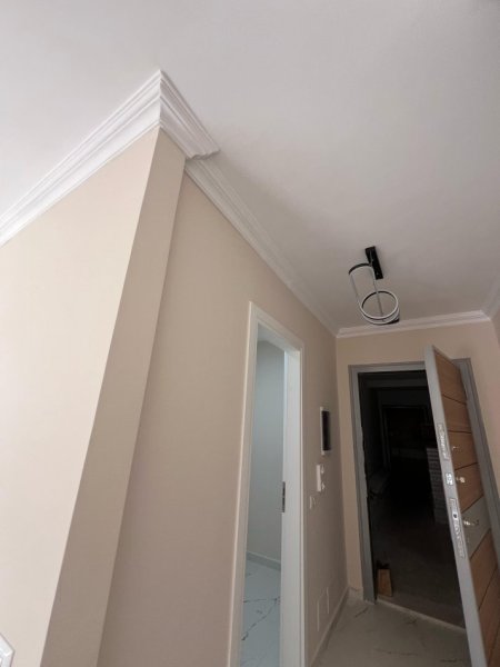 Tirane, jepet me qera apartament 3+1 Kati 4, 130 m² 1.000 € (JEPET SUPER APARTAMENT ME QERA 3+1 NE RRUGE TE DURRESIT TEK KAFE FLORA)