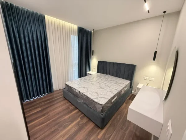 Tirane, jepet me qera apartament 1+1 Kati 5, 60 m² 700 € (fusha aviacionit)