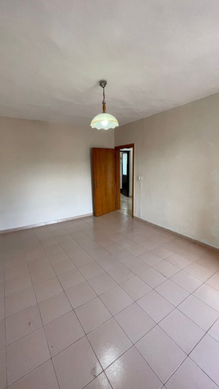Tirane, jepet me qera apartament 2+1+Ballkon Kati 4, 65 m² 350 € (21 Dhjetori)