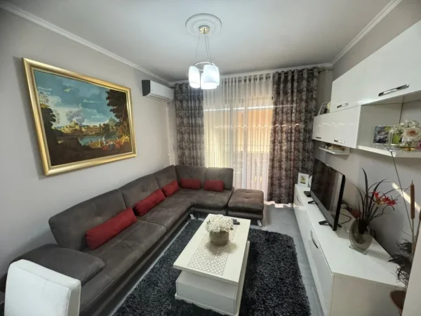 Tirane, shitet apartament 1+1+Ballkon Kati 6, 63 m² 93.000 € (Bulevardi Migjeni)