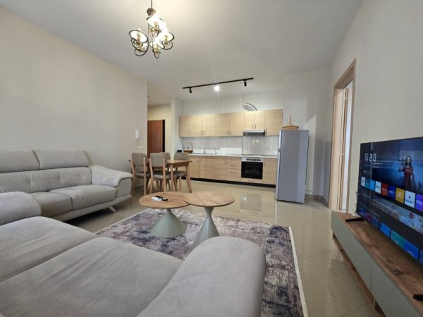 Tirane, jepet me qera apartament 2+1+Aneks+Ballkon Kati 2, 100 m² 650 € (liqeni i thate)