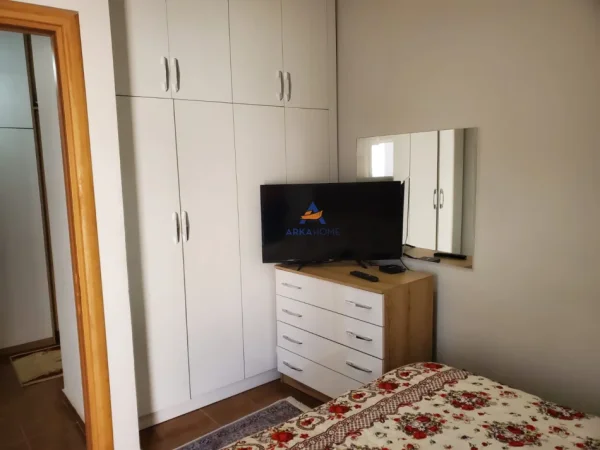 Tirane, shitet apartament 1+1+Ballkon Kati 8, 65 m² 95.000 € (YZBERISHT)