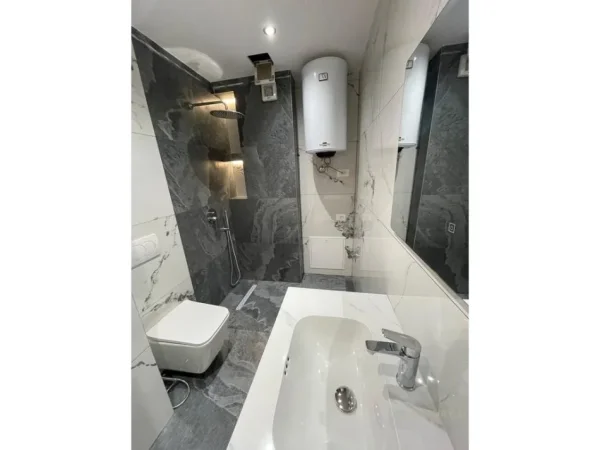 Tirane, shes apartament 1+1+Ballkon Kati 6, 49 m² 98.000 € (5 MAJ)