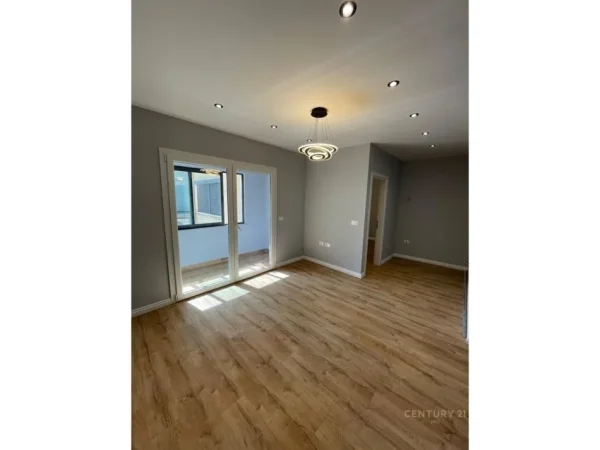 Tirane, shes apartament 1+1+Ballkon Kati 6, 49 m² 98.000 € (5 MAJ)