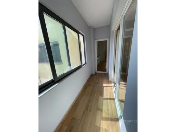 Tirane, shes apartament 1+1+Ballkon Kati 6, 49 m² 98.000 € (5 MAJ)