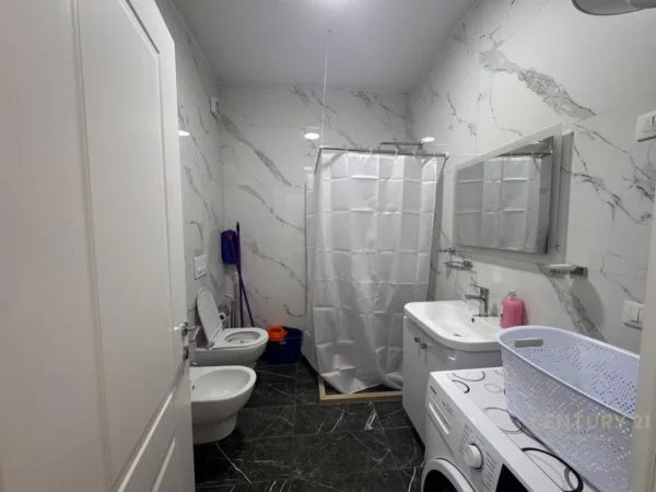 Tirane, shes apartament 1+1 Kati 5, 76 m² 135.000 € (Don Bosko)