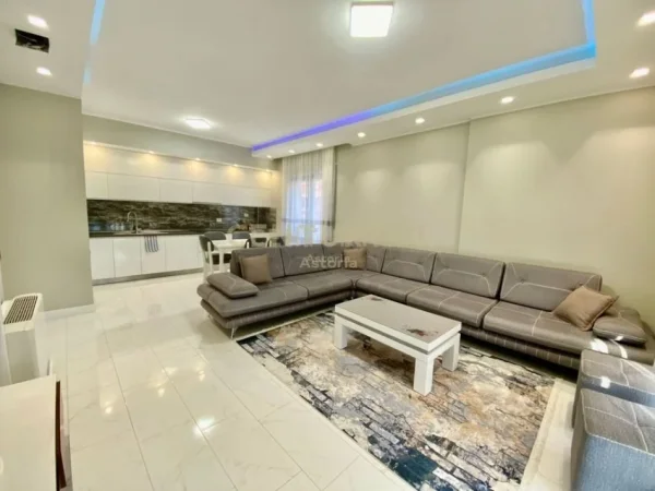 Tirane, jepet me qera apartament 2+1 Kati 5, 115 m² 750 € 