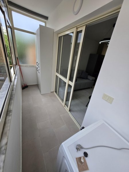 Tirane, jepet me qera apartament 1+1+Ballkon Kati 5, 45 m² 600 € (Myslym Shyri)
