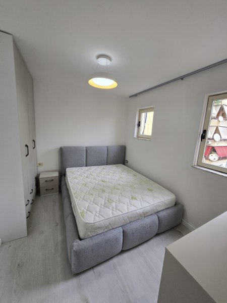 Tirane, jepet me qera apartament 1+1+Ballkon Kati 5, 45 m² 600 € (Myslym Shyri)