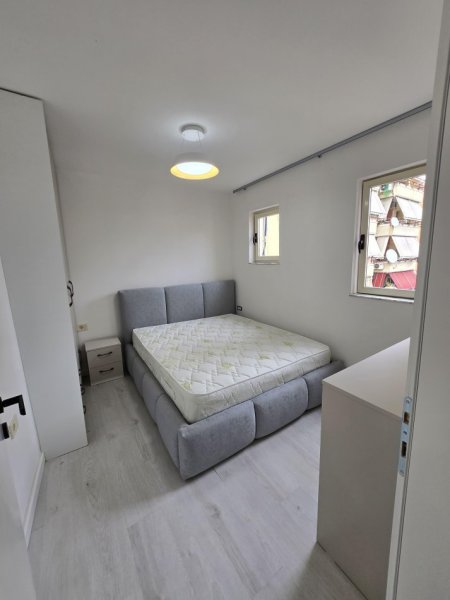 Tirane, jepet me qera apartament 1+1+Ballkon Kati 5, 45 m² 600 € (Myslym Shyri)