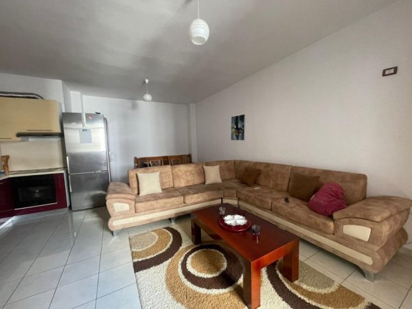 Tirane, jepet me qera apartament 1+1+Aneks+Ballkon Kati 2, 68 m² 400 € (astir)