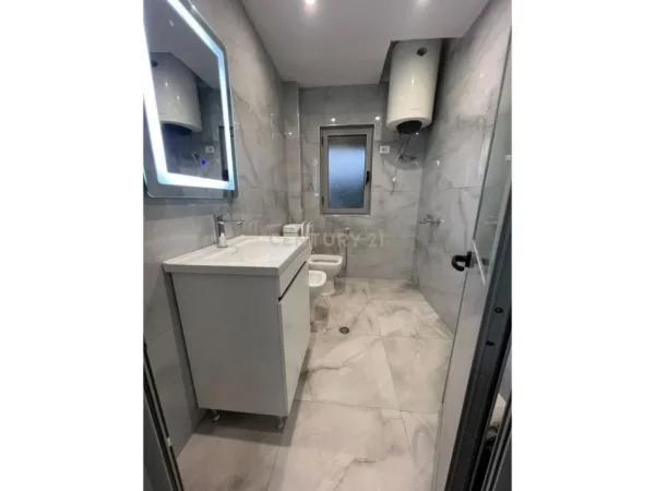 Tirane, shitet apartament 1+1 Kati 3, 55 m² 92.000 € (Xhanfize keko)