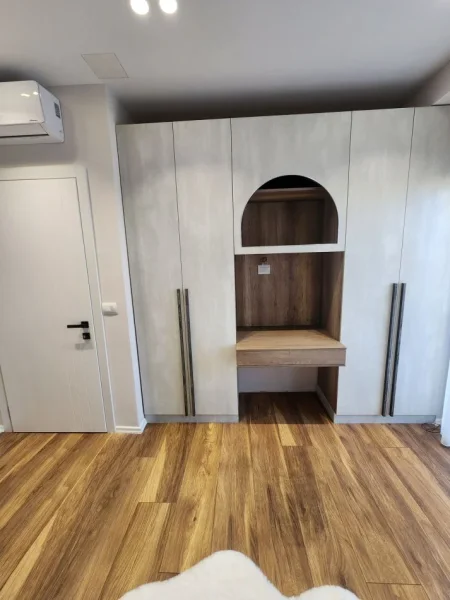Tirane, jepet me qera apartament 3+1+Ballkon Kati 4, 135 m² 1.500 € (Kompleksi Delijorgji)