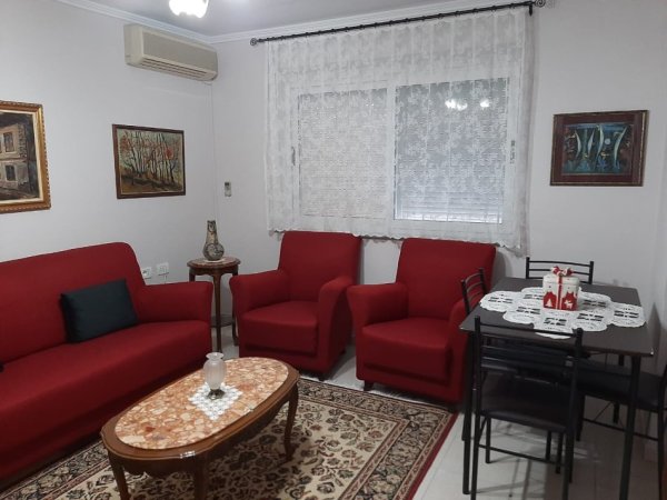 jepet me qera apartament 2+1, Bllok