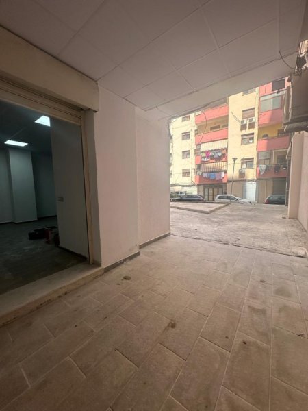 Durres, jepet me qera ambjent biznesi Kati 0, 60 m² 550 € (Ish Rajoni Policise)
