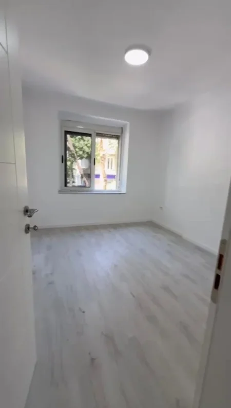 Tirane, shitet apartament 2+1+Ballkon Kati 2, 120 m² 146.000 € (RRUGA ASIM VOKSHI)