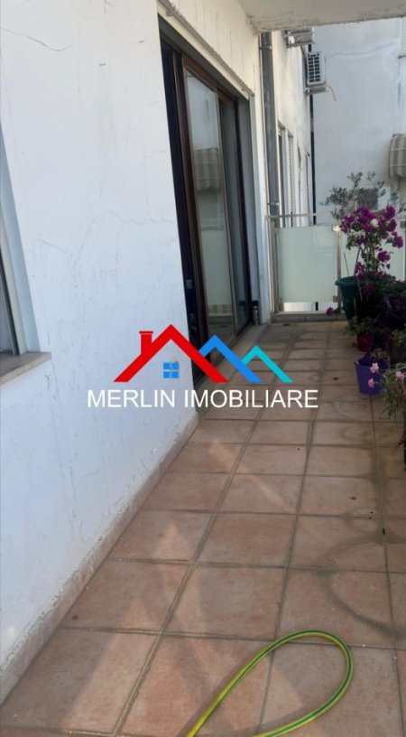 Tirane, jepet me qera apartament 2+1+Ballkon Kati 5, 92 m² 800 € (RRUGA MINE PEZA)