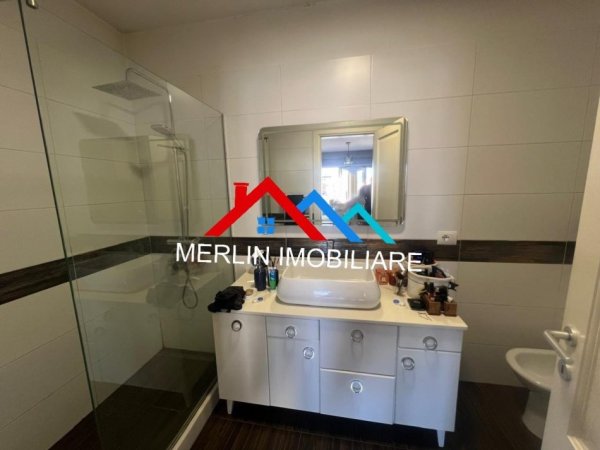 Tirane, jepet me qera apartament 2+1+Ballkon Kati 5, 92 m² 800 € (RRUGA MINE PEZA)